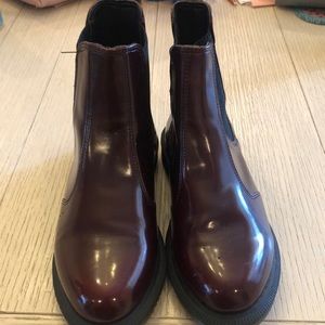 DR. MARTENS Chelsea Boots in Cherry Red Size 6.5